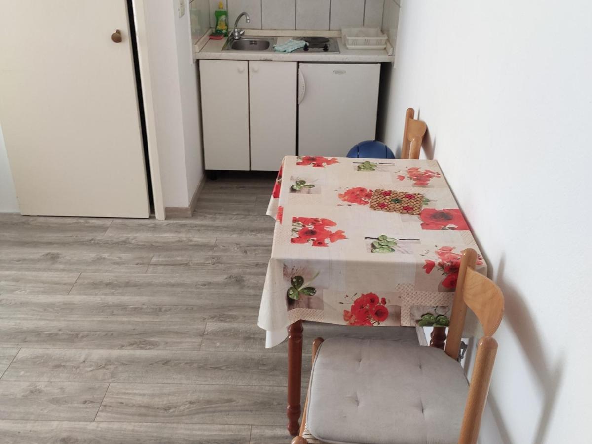 Apartments Ivo Макарска Екстериор снимка