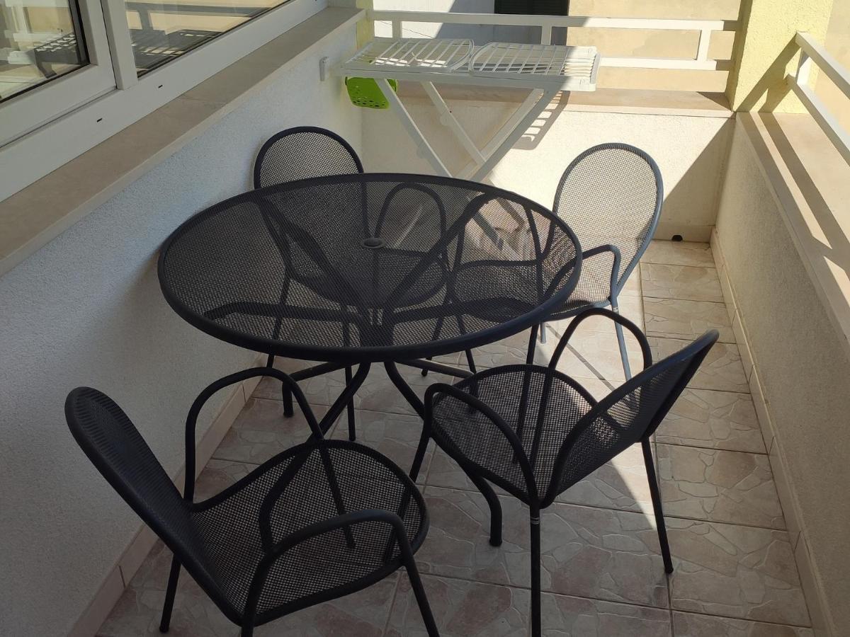 Apartments Ivo Макарска Екстериор снимка