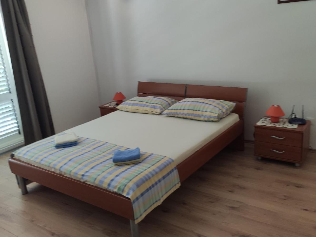 Apartments Ivo Макарска Екстериор снимка