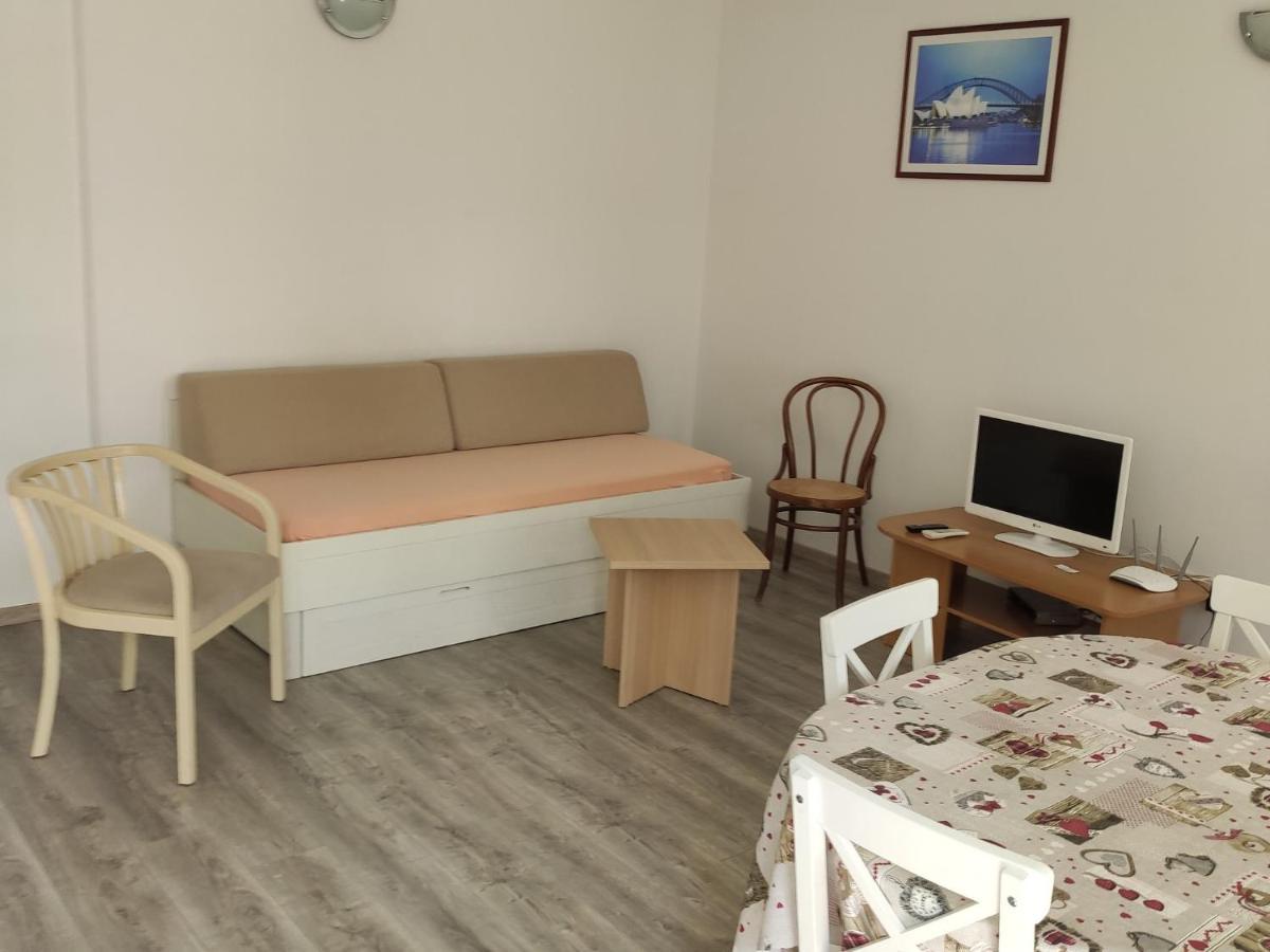 Apartments Ivo Макарска Екстериор снимка