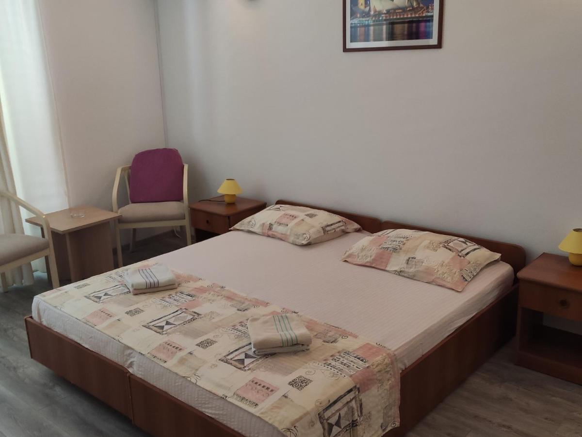 Apartments Ivo Макарска Екстериор снимка